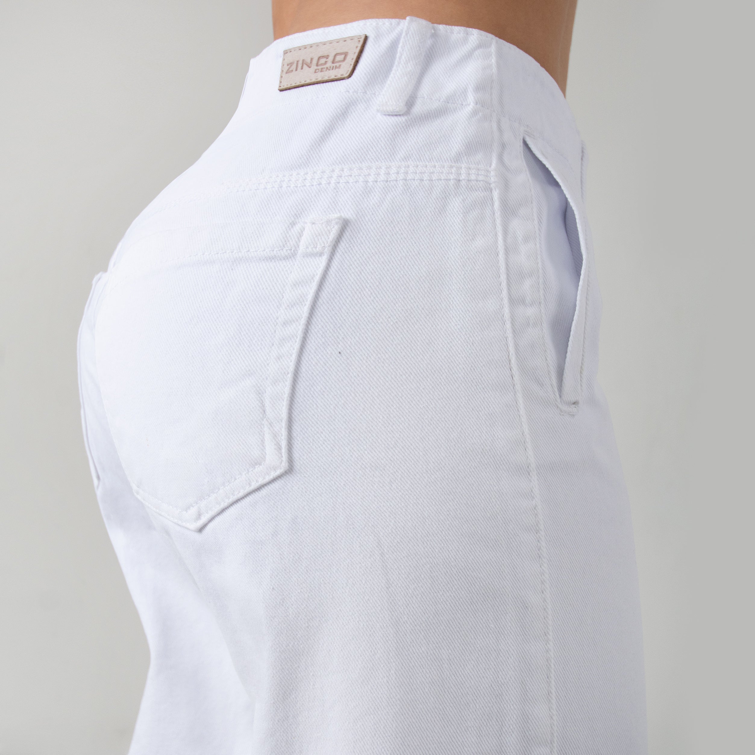 JEANS CULOTTE, CON RIBETES EN LA PARTE DELANTERA REF:5547