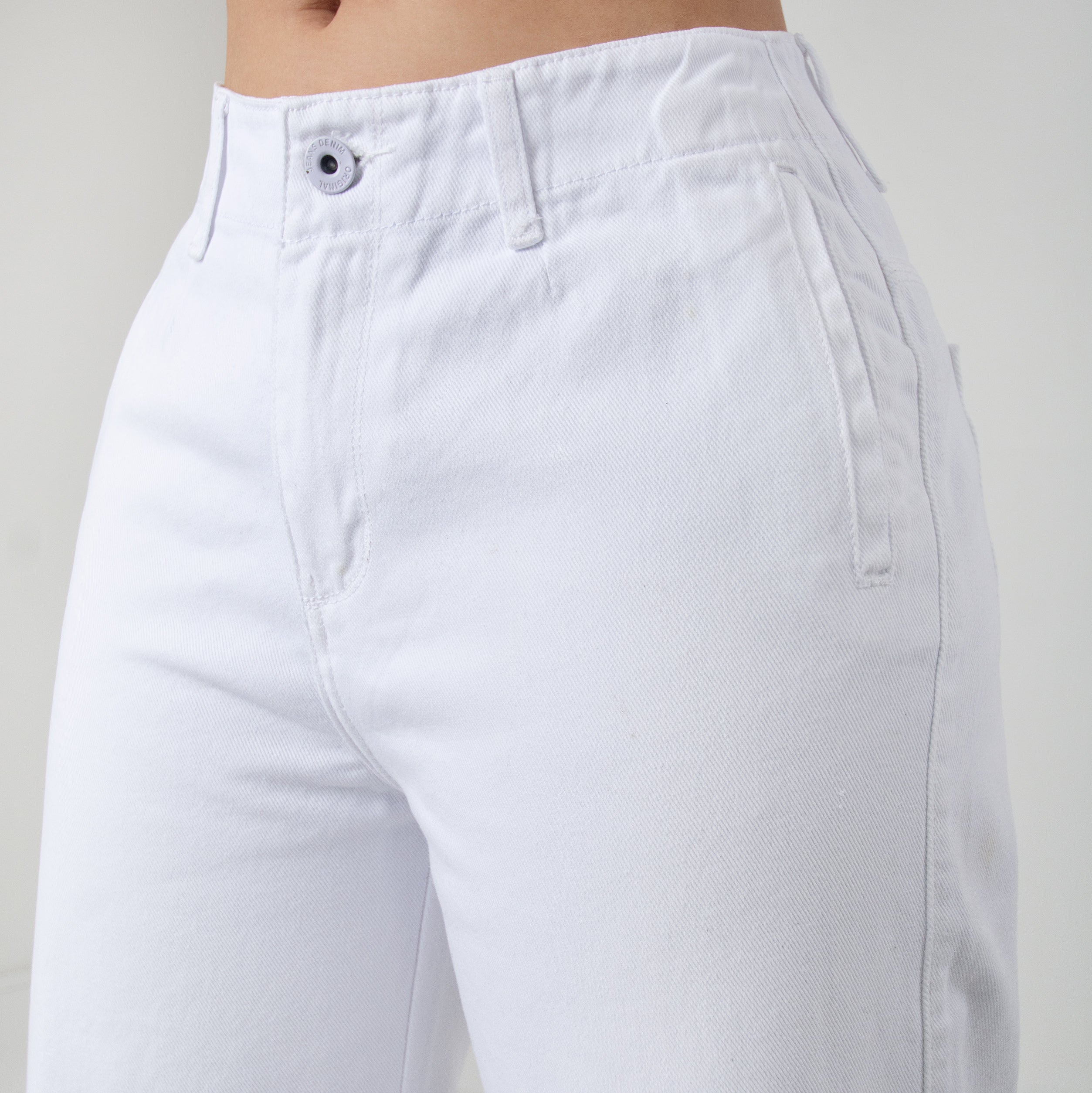 JEANS CULOTTE, CON RIBETES EN LA PARTE DELANTERA REF:5547